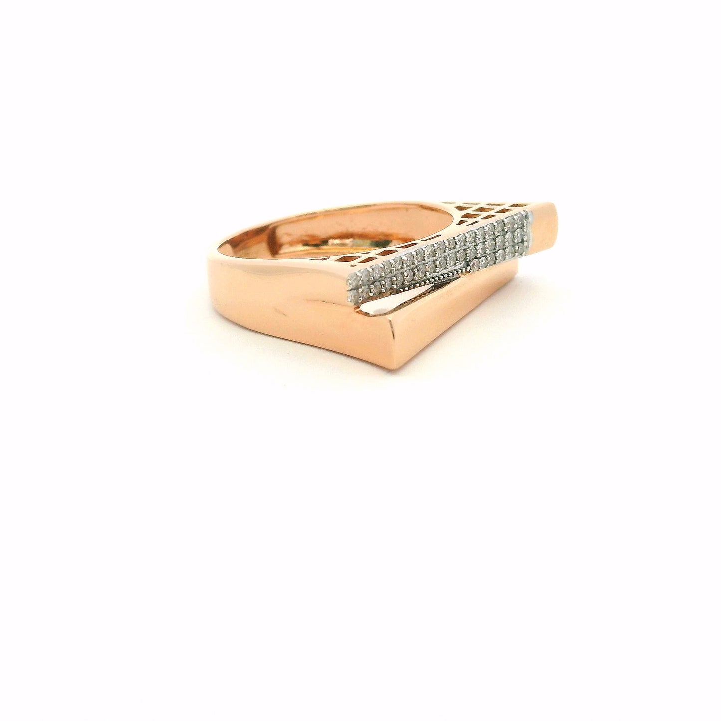 Elegant Rose Gold Ring with Diamonds