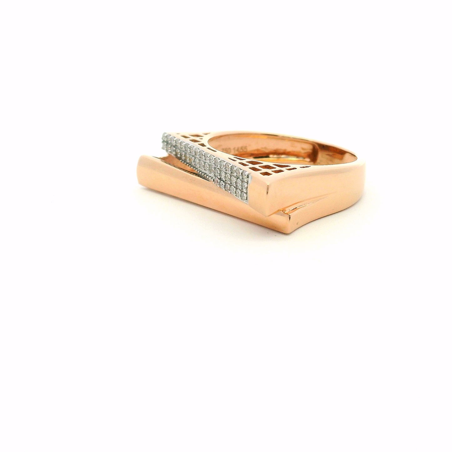 Elegant Rose Gold Ring with Diamonds