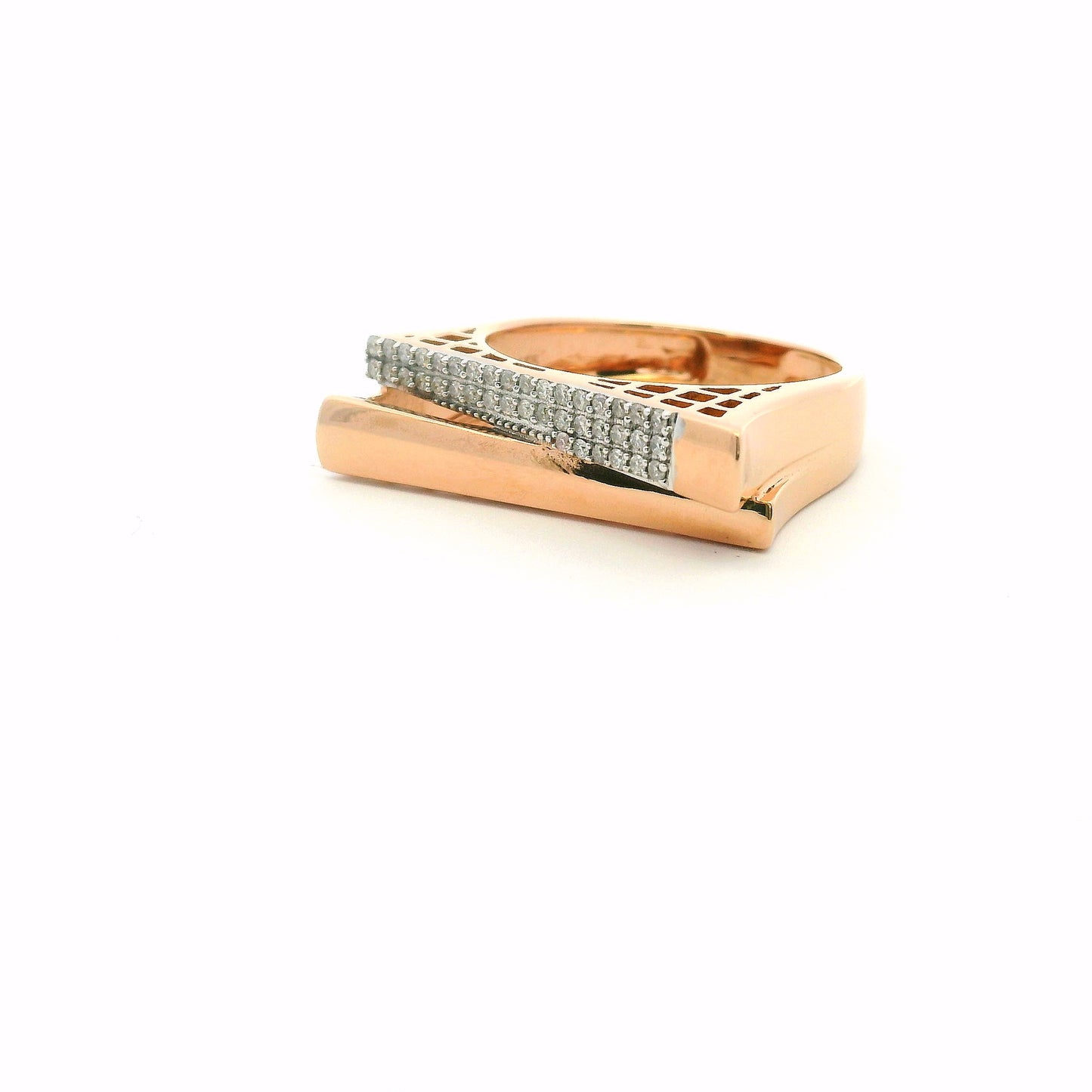 Elegant Rose Gold Ring with Diamonds